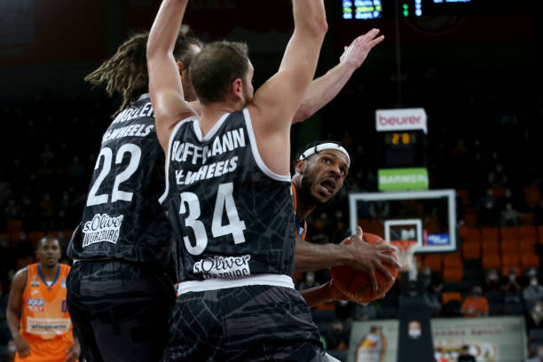 例如斯通斯 例如斯通斯